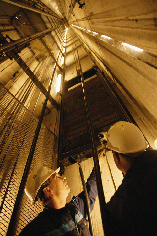 Maintenance ascenseur L’entretien et maintenance des ascenseurs ETI
